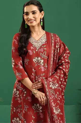 women floral printed regular thread work kurta with trousers & with dupatta