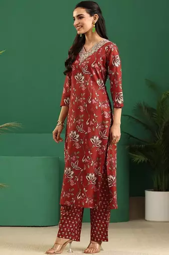 women floral printed regular thread work kurta with trousers & with dupatta