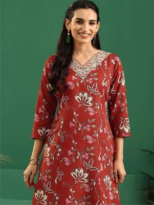 women floral printed regular thread work kurta with trousers & with dupatta 5