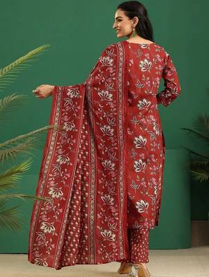 women floral printed regular thread work kurta with trousers & with dupatta 6