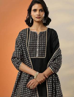 women ethnic motifs yoke design regular kurta with trousers & with dupatta 2