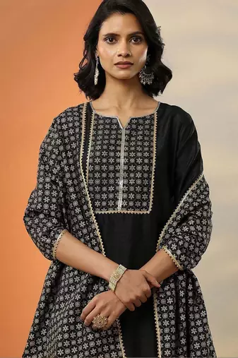 women ethnic motifs yoke design regular kurta with trousers & with dupatta