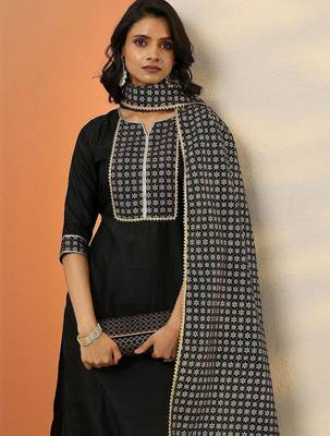 women ethnic motifs yoke design regular kurta with trousers & with dupatta 5
