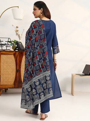 women ethnic motifs embroidered regular thread work cotton blend kurta with palazzos & with 4