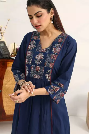 women ethnic motifs embroidered regular thread work cotton blend kurta with palazzos & with