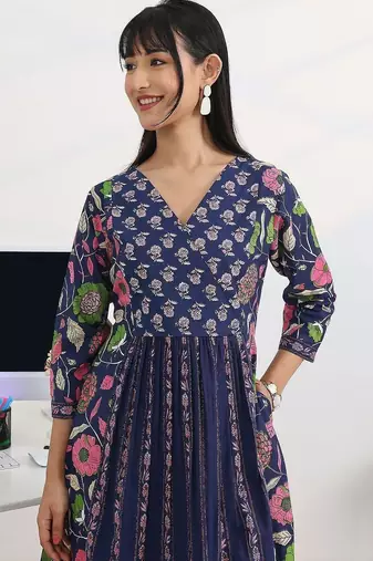 women floral printed panelled kurta with trousers & with dupatta