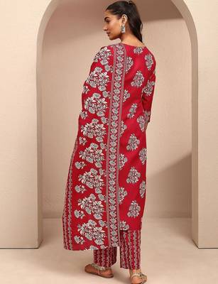 women floral printed regular thread work kurta with trousers & with dupatta 4