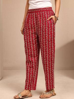 women floral printed regular thread work kurta with trousers & with dupatta 7