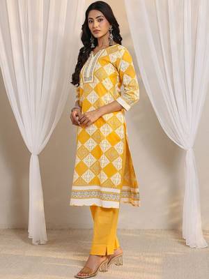libas yellow geometric printed straight suit set with dupatta 4