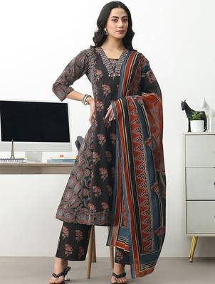 women floral printed regular cotton blend kurta with trousers & with dupatta 2