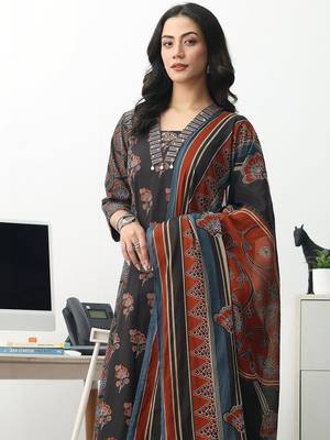 women floral printed regular cotton blend kurta with trousers & with dupatta 5