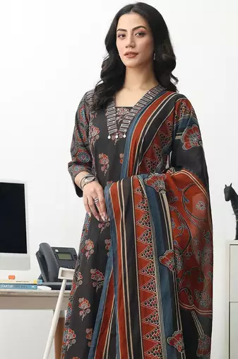 women floral printed regular cotton blend kurta with trousers & with dupatta