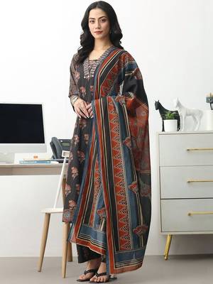 women floral printed regular cotton blend kurta with trousers & with dupatta 7