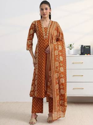 libas rust floral print a-line suit set with dupatta 6