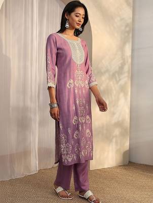 women ethnic motifs printed regular thread work kurta with trousers & with dupatta 3