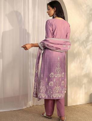 women ethnic motifs printed regular thread work kurta with trousers & with dupatta 6