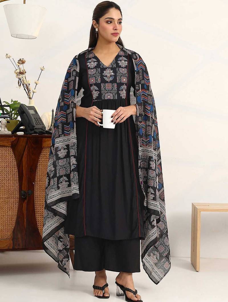 women ethnic motifs embroidered empire thread work kurta with palazzos & with dupatta