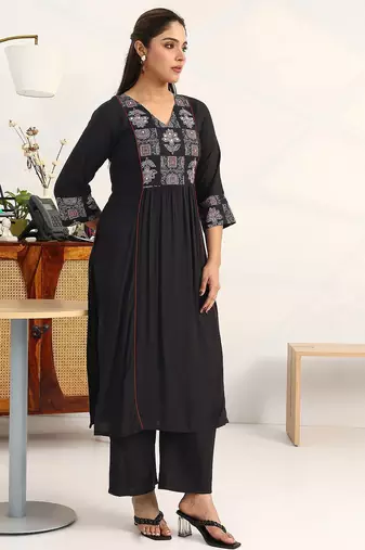 women ethnic motifs embroidered empire thread work kurta with palazzos & with dupatta