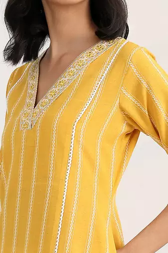women striped regular thread work kurta with trousers & with dupatta