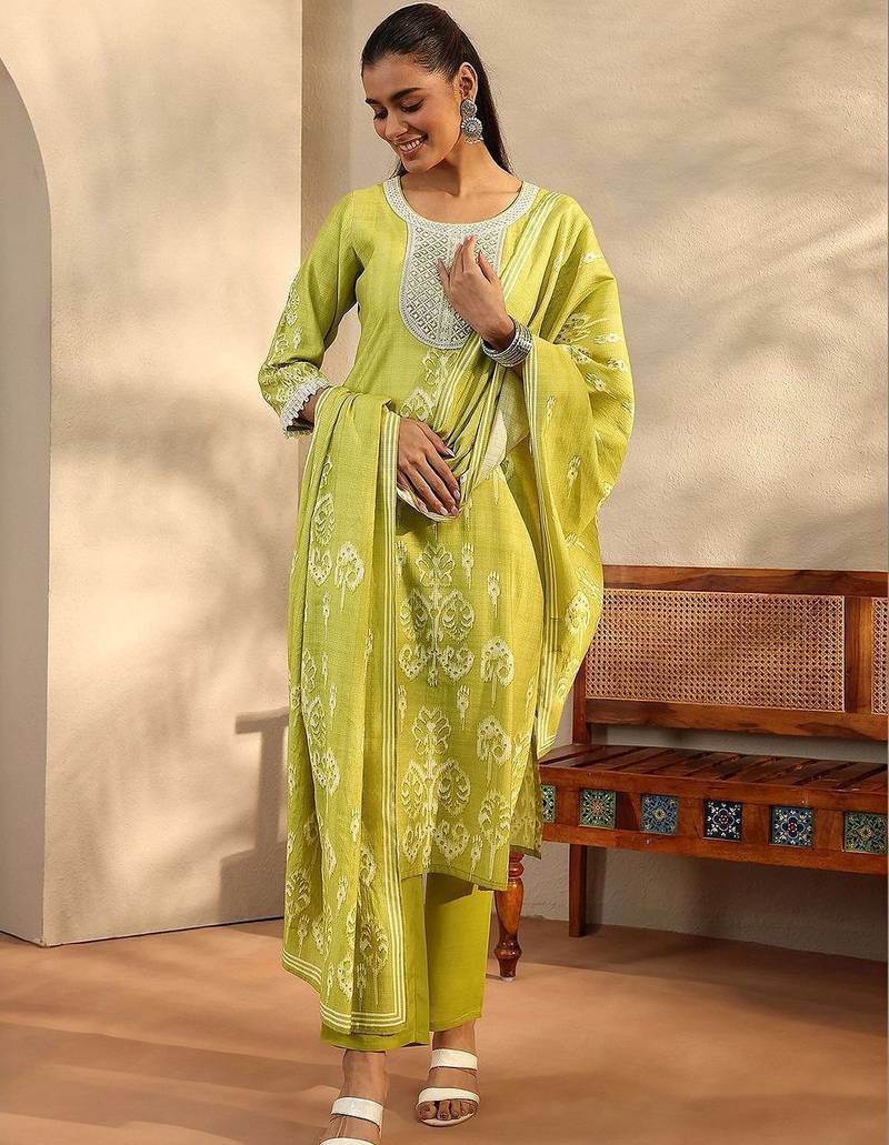 women ethnic motifs printed regular thread work kurta with trousers & with dupatta