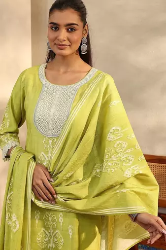 women ethnic motifs printed regular thread work kurta with trousers & with dupatta