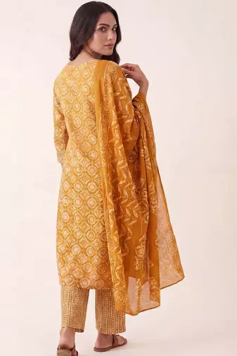 women ethnic motifs printed regular kurta with trousers & with dupatta