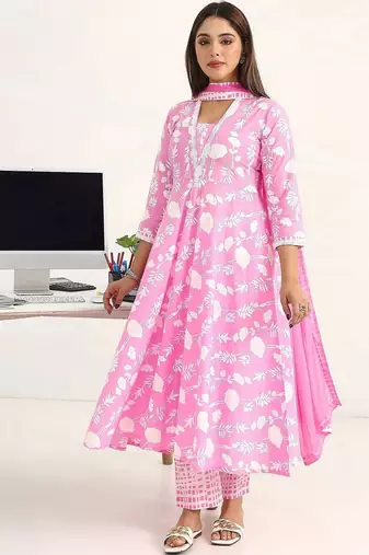 women floral printed regular kurta with trousers & with dupatta