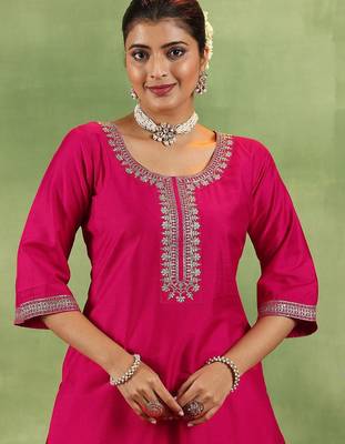 women ethnic motifs yoke design regular kurta with trousers & with dupatta 3