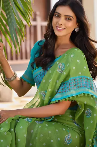 Green ethnic motifs printed saree