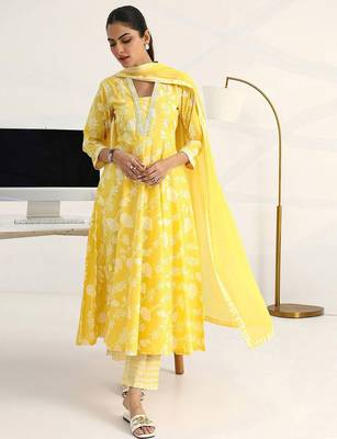 women floral printed regular cotton blend kurta with trousers & with dupatta 5