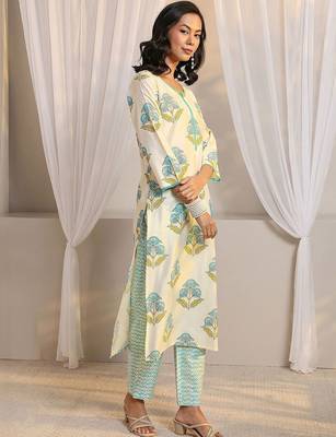 off white floral printed chanderi silk straight suit set with dupatta 2