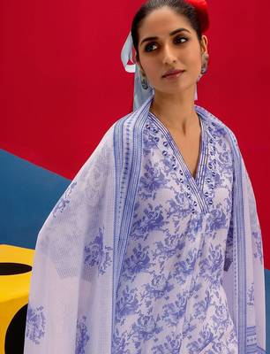 women ethnic motifs printed regular thread work kurta with trousers & with dupatta 2
