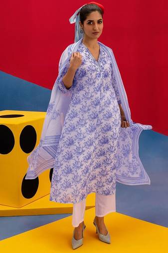 women ethnic motifs printed regular thread work kurta with trousers & with dupatta