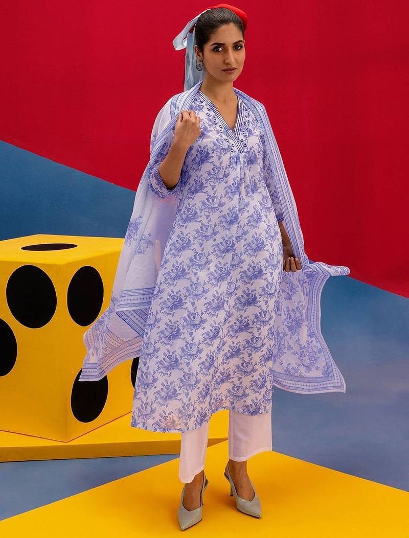 women ethnic motifs printed regular thread work kurta with trousers & with dupatta