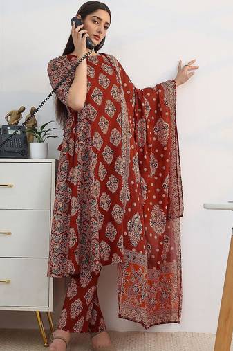 women ethnic motifs printed regular kurta with trousers & with dupatta