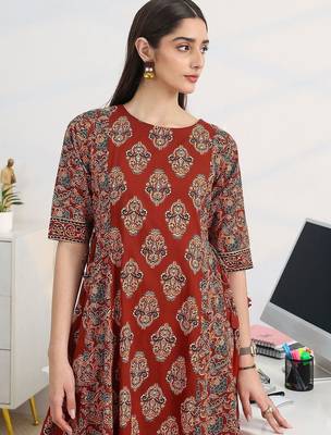 women ethnic motifs printed regular kurta with trousers & with dupatta 6
