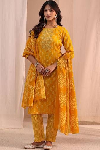 women ethnic motifs printed regular kurta with trousers & with dupatta