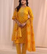 women ethnic motifs printed regular kurta with trousers & with dupatta
