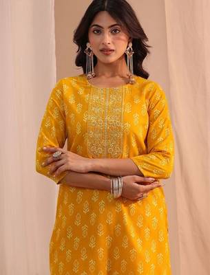 women ethnic motifs printed regular kurta with trousers & with dupatta 2