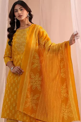women ethnic motifs printed regular kurta with trousers & with dupatta