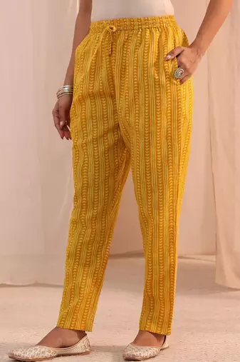 women ethnic motifs printed regular kurta with trousers & with dupatta