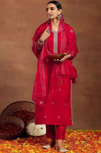 women floral embroidered regular kurta with trousers & with dupatta