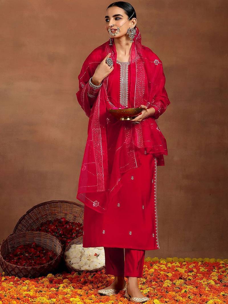 women floral embroidered regular kurta with trousers & with dupatta