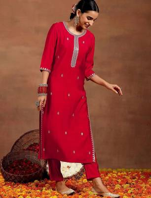 women floral embroidered regular kurta with trousers & with dupatta 2