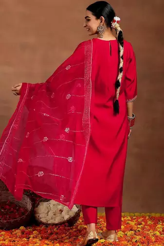 women floral embroidered regular kurta with trousers & with dupatta
