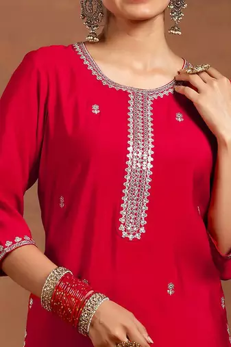 women floral embroidered regular kurta with trousers & with dupatta