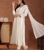 women floral embroidered kurta with trousers & dupatta