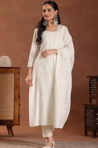 women floral embroidered kurta with trousers & dupatta