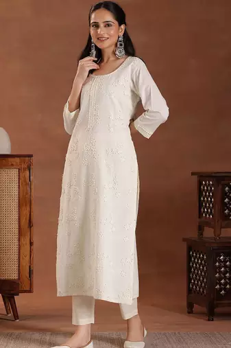 women floral embroidered kurta with trousers & dupatta