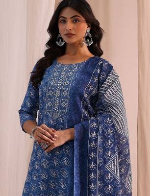 women ethnic motifs printed regular kurta with trousers & with dupatta 3